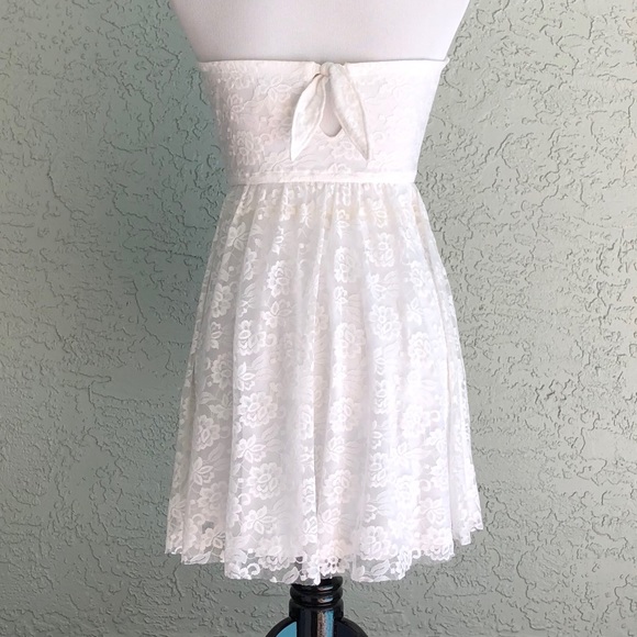 🎉2/$15🎉 Lacy Little White Dress - Sz S - Picture 3 of 6